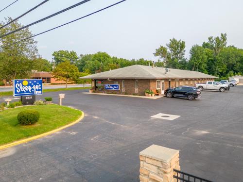 Sleep-ees Inn, Saginaw & Shields in Shields, USA