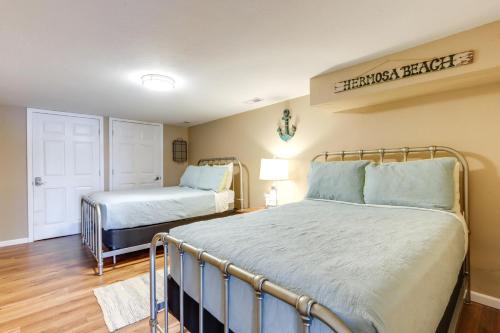 Dock and Hot Tub Lakefront Camdenton Haven! Dock and Hot Tub Lakefront Camdenton Haven!