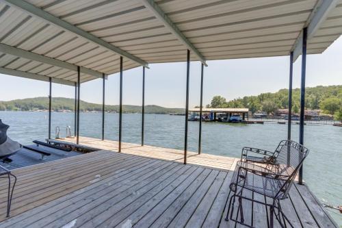 Dock and Hot Tub Lakefront Camdenton Haven! Dock and Hot Tub Lakefront Camdenton Haven!