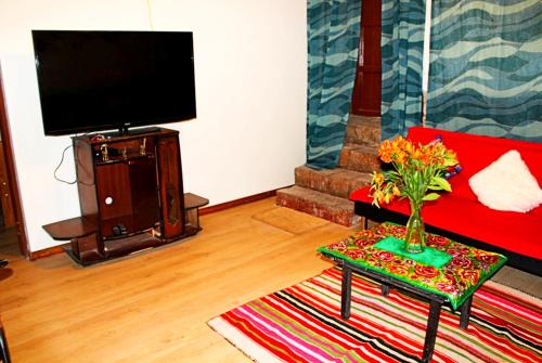 Central Plaza Apartments — Photo 5