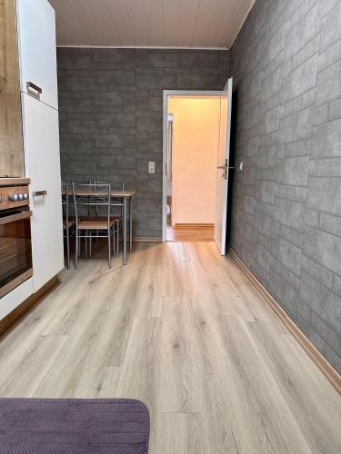 Kitchen, Kartels First Apart in Kierspe