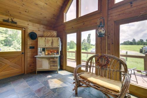 12 Mi to Staunton River Nathalie Cabin with Deck in 阿爾塔維斯塔