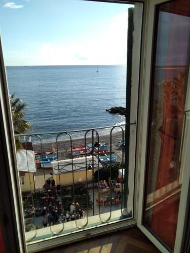  the door on the sea citra 1798 in Genua