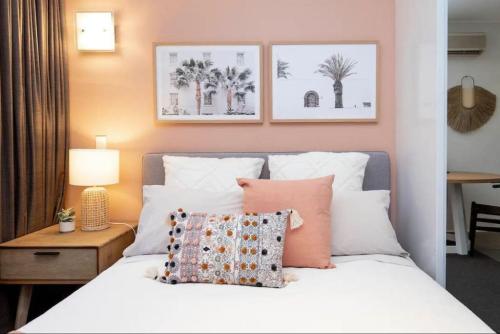 Peach on Sussex - Walkable, Leafy Studio Hideaway near CBD