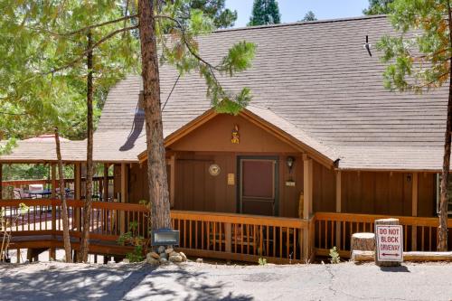 High Sierra Cabin with Grill, Serene Location!