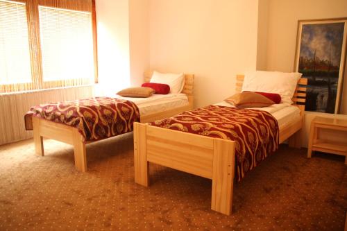 B&B Berr - image 8