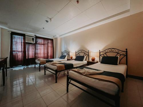 Fuente Hotel De Cebu - Tap to explore photos