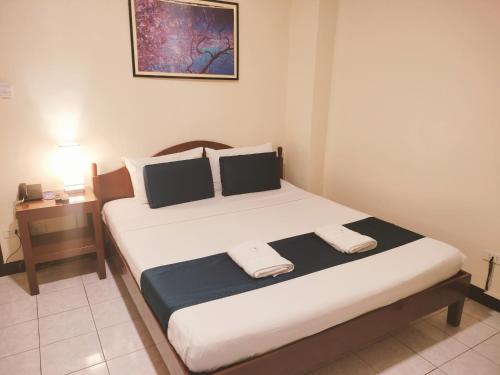 room detail thumbnail 1