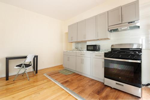 Empire Blvd Guest House