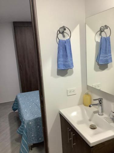 Cómoda habitación con baño privado