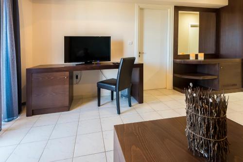 Junior Suite (2 Adults + 1 Child)