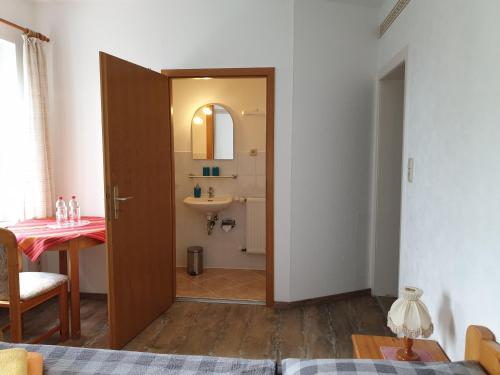 Kottmarschenke - Gästezimmer und Ferienwohnung am Kottmar (Kottmarschenke - Gastezimmer und Ferienwohnung am Kottmar) in Ebersbach Sachsen