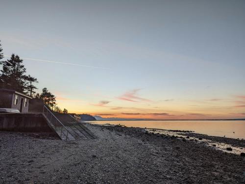 Juan de Fuca Cottages - image 13