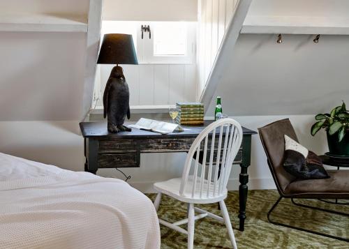 room detail thumbnail 1