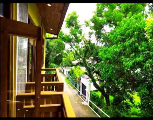 Charming vacation home near Diyawanna lake