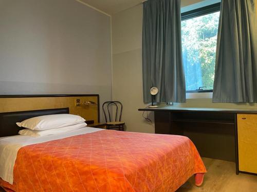 1 twin bed