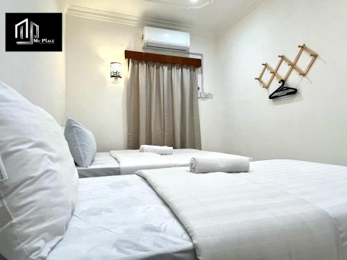 2-Stry 4BR Beside Jonker Street Taman Kota Laksamana 11 by Myplace 2-Stry 4BR Beside Jonker Street Taman Kota Laksamana 11 by Myplace