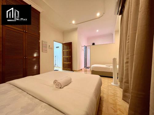 2-Stry 4BR Beside Jonker Street Taman Kota Laksamana 11 by Myplace 2-Stry 4BR Beside Jonker Street Taman Kota Laksamana 11 by Myplace