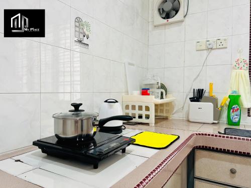 2-Stry 4BR Beside Jonker Street Taman Kota Laksamana 11 by Myplace 2-Stry 4BR Beside Jonker Street Taman Kota Laksamana 11 by Myplace