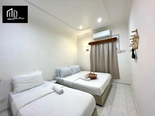 2-Stry 4BR Beside Jonker Street Taman Kota Laksamana 11 by Myplace 2-Stry 4BR Beside Jonker Street Taman Kota Laksamana 11 by Myplace