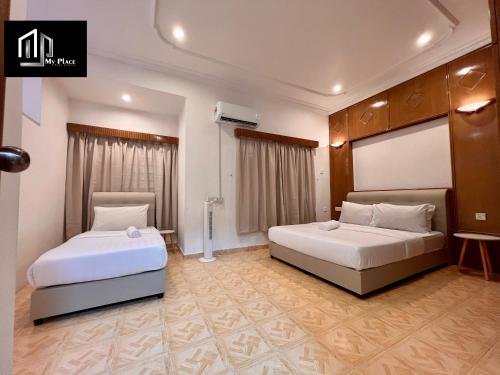 2-Stry 4BR Beside Jonker Street Taman Kota Laksamana 11 by Myplace 2-Stry 4BR Beside Jonker Street Taman Kota Laksamana 11 by Myplace