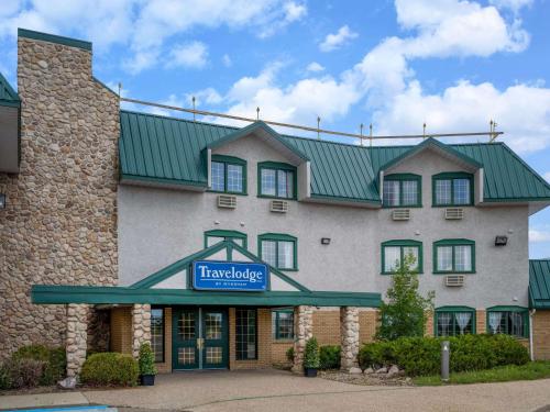 Travelodge by Wyndham Lacombe - Hotel