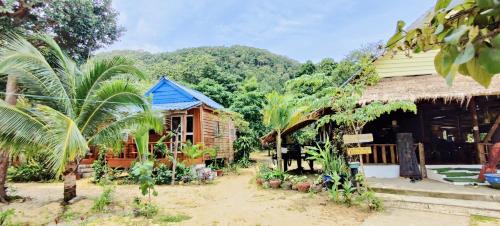 Mangrove Beach Bungalow in Koh Rong Sanloem