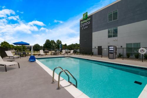 Holiday Inn Express & Suites - Springdale - Fayetteville Area