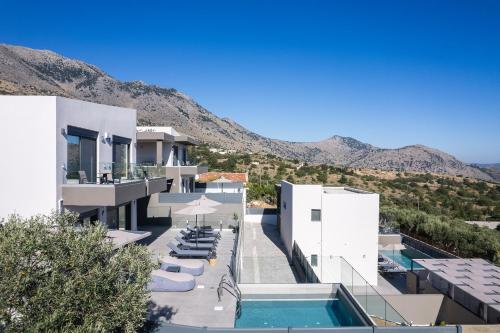 Four Horizons Luxury Villas