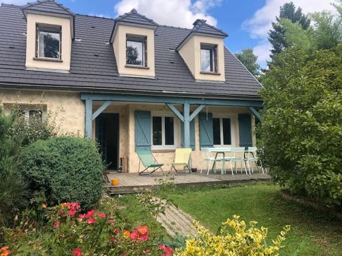 Maison Avec dépendance face à la Forêt