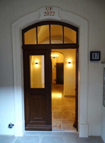 Stadtpalais Marché-Suite maximal 2 Personen und 1 Kleinkind (Stadtpalais Marche-Suite maximal 2 Personen und 1 Kleinkind) in 鮑岑市中心