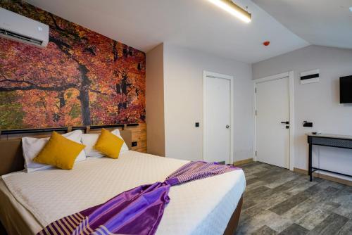 Standard Double Room image 3