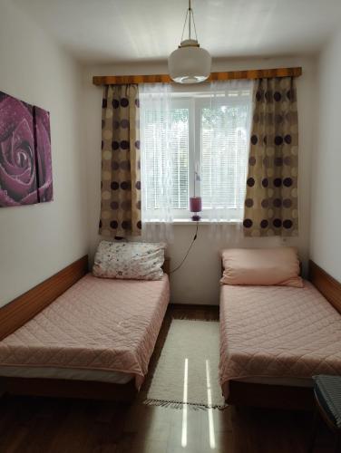 B&B Snina - Apartman Veronika v rodinnom dome - Bed and Breakfast Snina