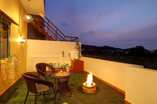 StayVista's Royal Crest - Mountain-View Villa with Terrace Garden & Indoor Games