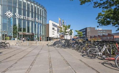 Shops, Aarhus - cozy house, 10 min from city center near Herluf Andersens Plads