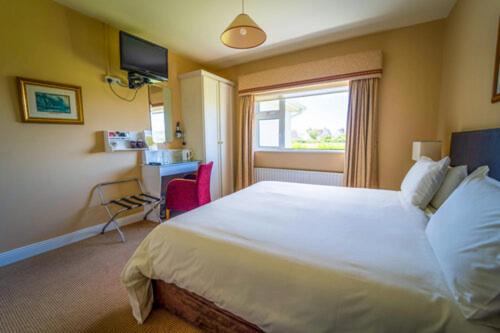 Bambury's Guesthouse - image 2