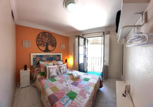 Budget and cute rooms with balcony Sevilla center, Seville (photo 4)