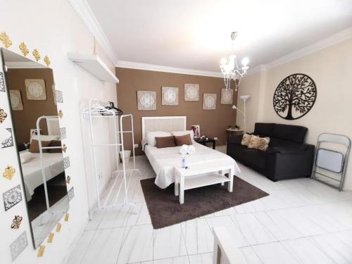 Budget and cute rooms with balcony Sevilla center, Seville (photo 7)