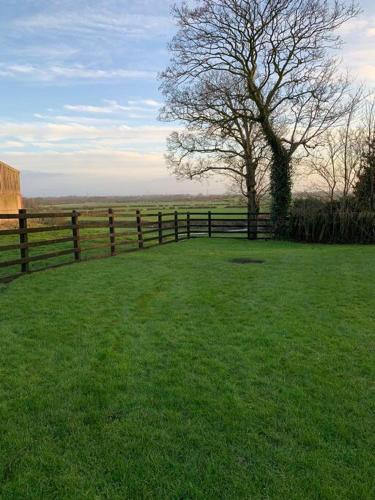 Newton Hall farm cottage with amazing views & hot tub