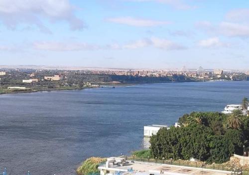 Nile Pyramidal View Apartment Cairo