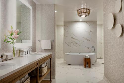ห้องน้ำ, Hyatt Regency Coral Gables near มิราเคิล ไมล์