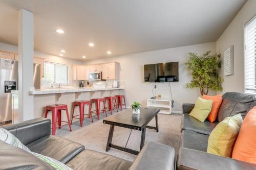 Family-Friendly St George Condo with Community Pools