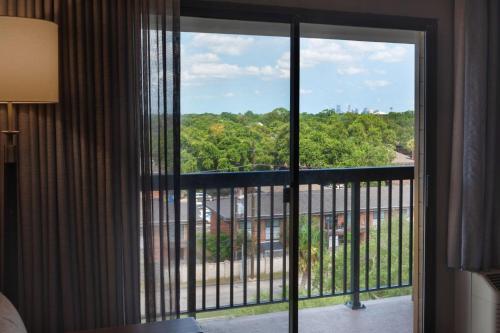 Courtyard by Marriott New Orleans Metairie - image 9