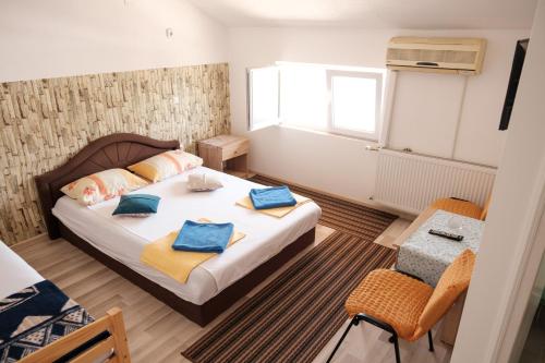 Guesthouse "INES" in Добой