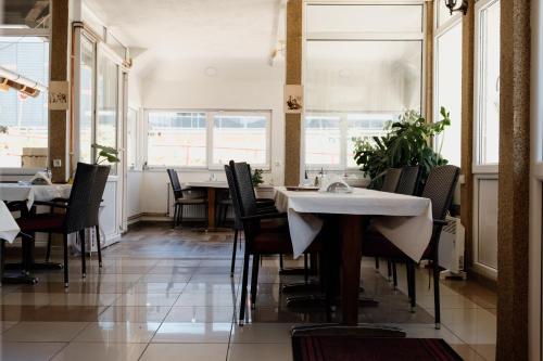 Guesthouse "INES" in Добой