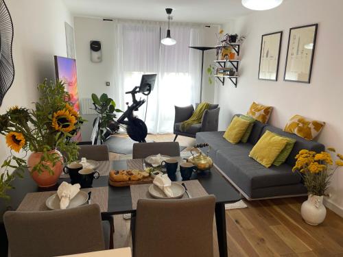 Peloton Organic Health Apartment in Angel, Old Street, Islington, London (photo 7)