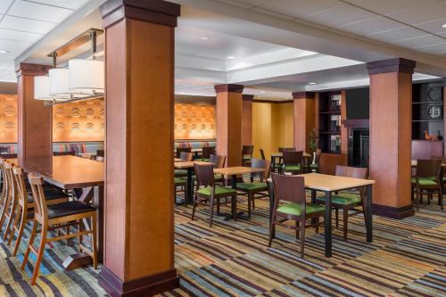 Fairfield Inn & Suites – Buffalo Airport