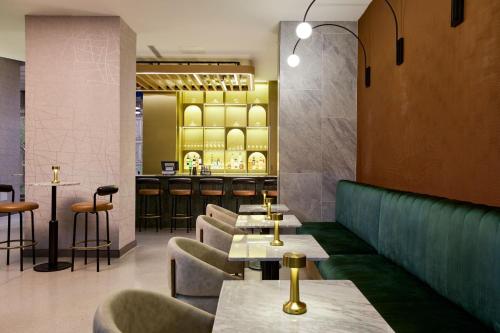Delta Hotels by Marriott New York Times Square - 바/라운지
