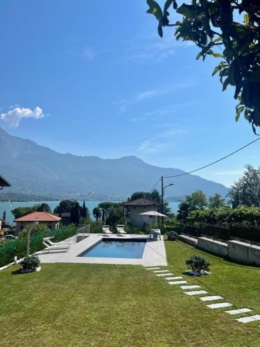  Casa Gialla in Gera Lario