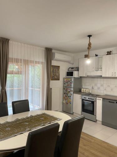 virtuve, IKONIJA guest house in Zitoradja